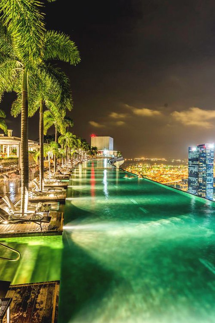 Infinity pool, Marina Bay Sands.