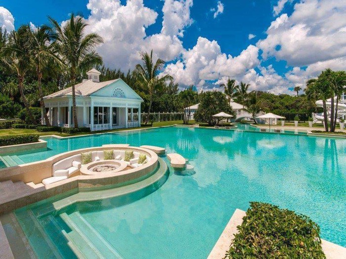 Amazing pool.