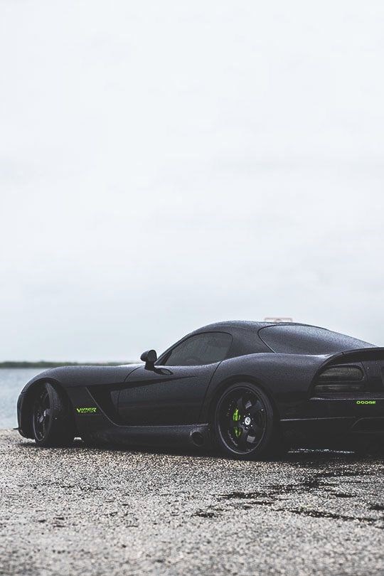 Dodge Viper.