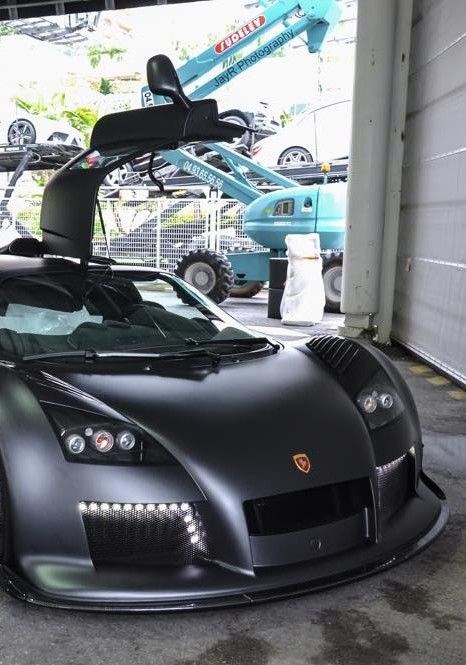 Gumpert Apollo.