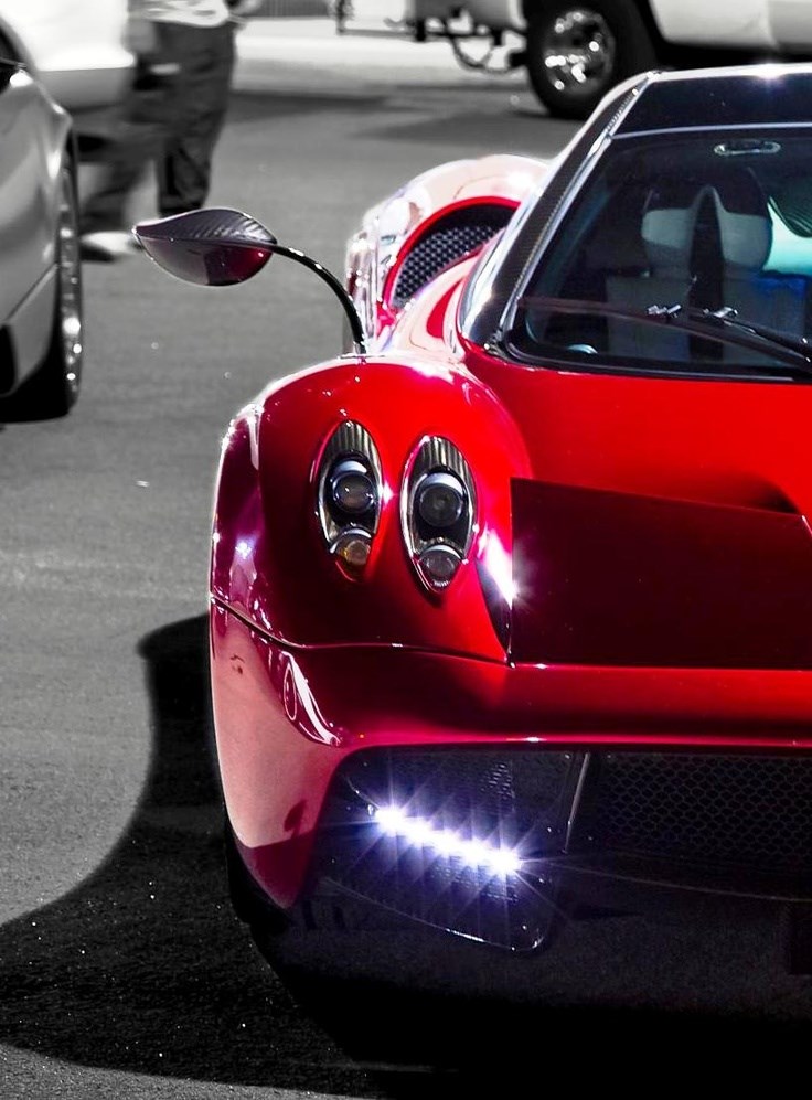 Pagani Huayra.