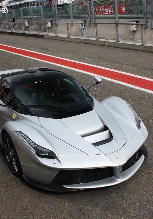 Ferrari LaFerrari.