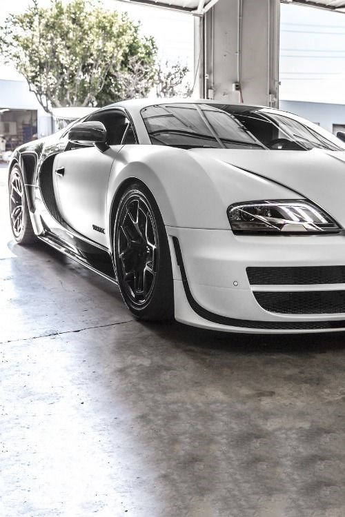 Bugatti Veyron Pur Blanc.