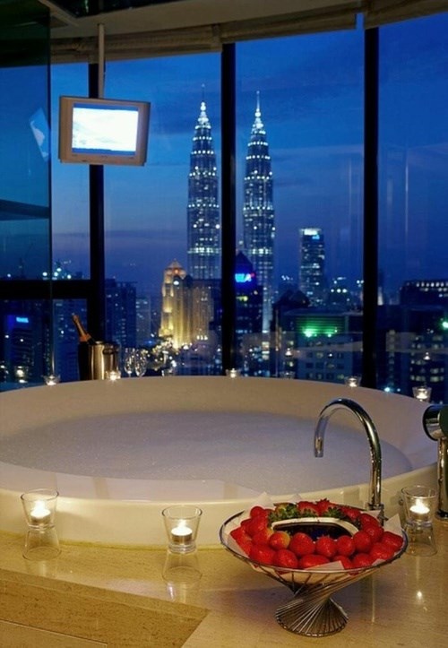 Luxurious night in Kuala Lumpur