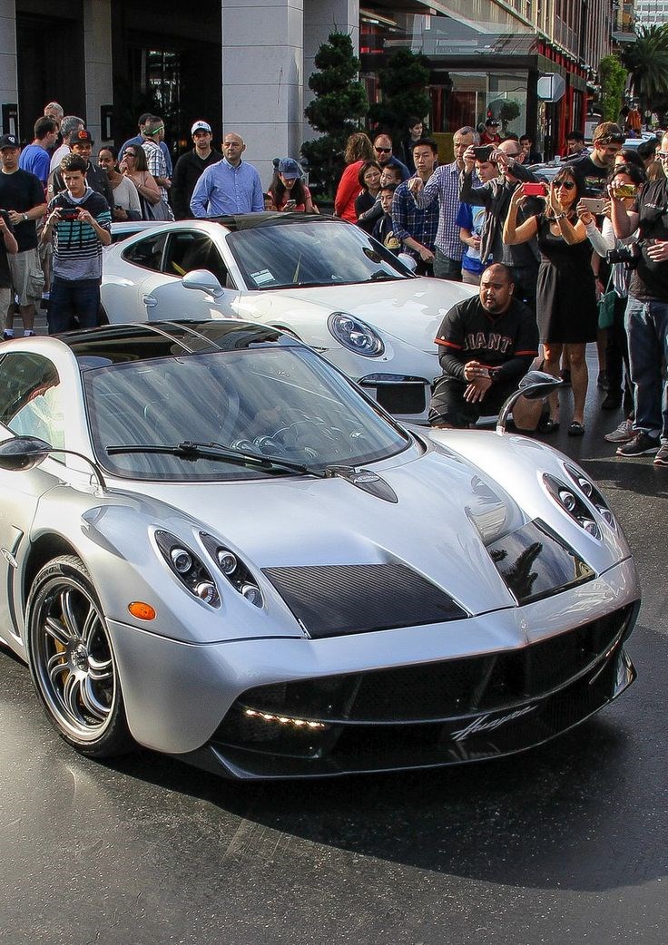 Pagani Huayra.