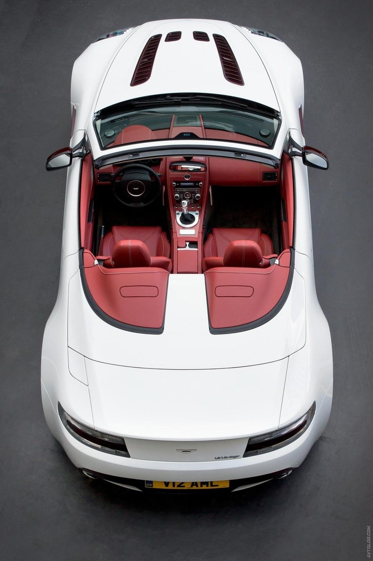 2013 Aston Martin V12 Vantage Roadster