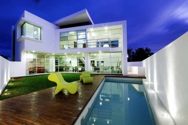 Contemporary house in Cancoon, Mexico