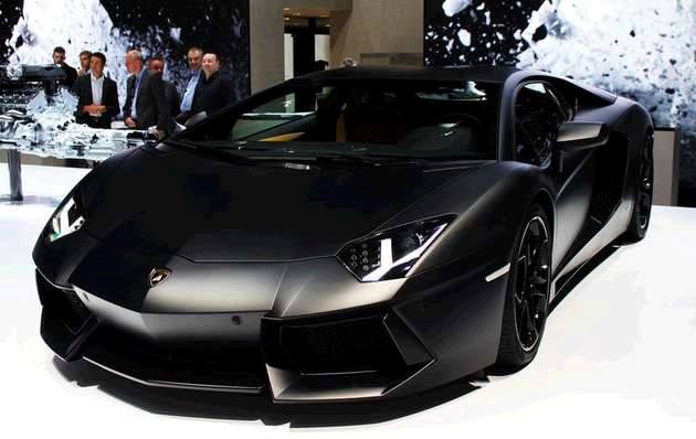 Lamborghini Aventador LP700-4.