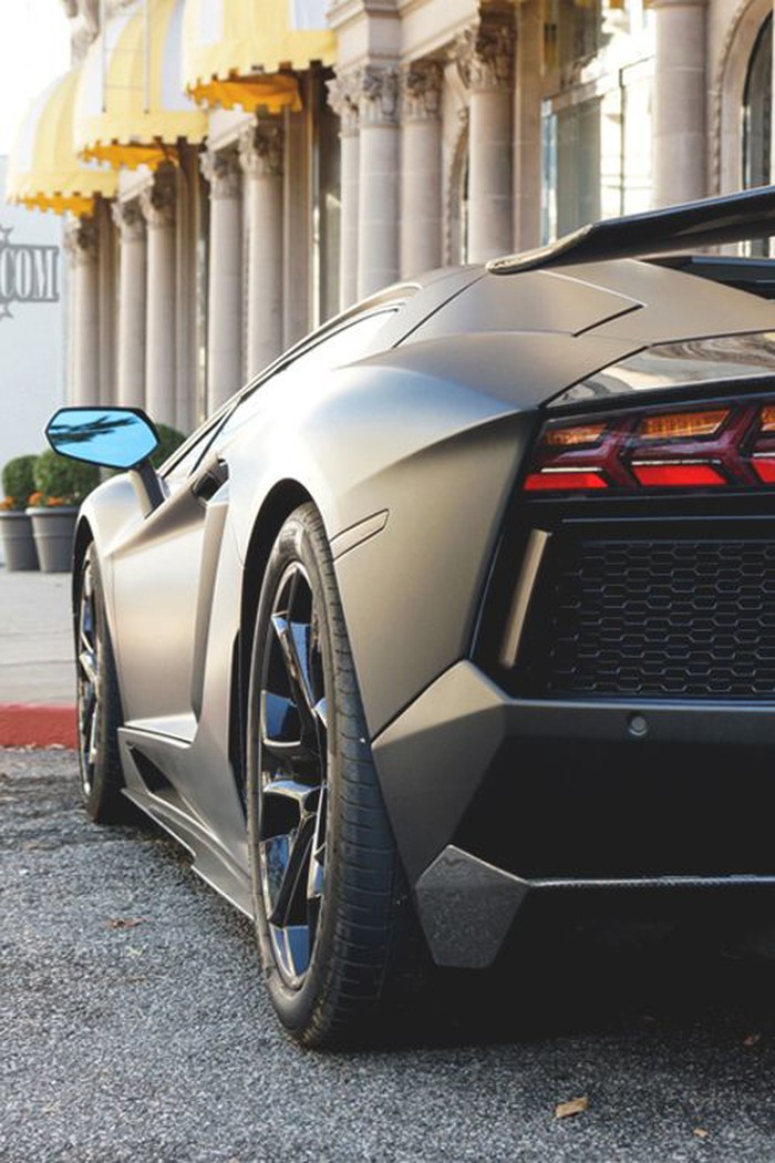 Lamborghini Aventador.