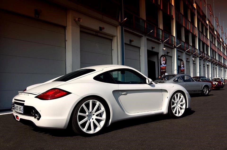 Delavilla Cayman R1.