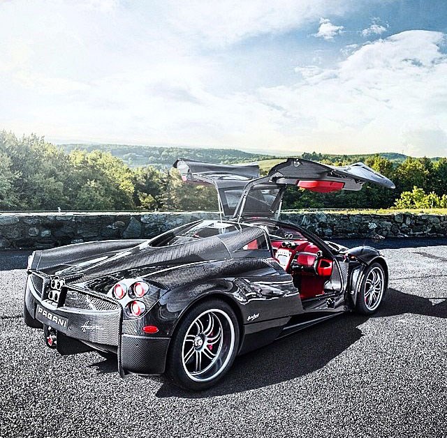 Huayra in raw Carbon Fibre.