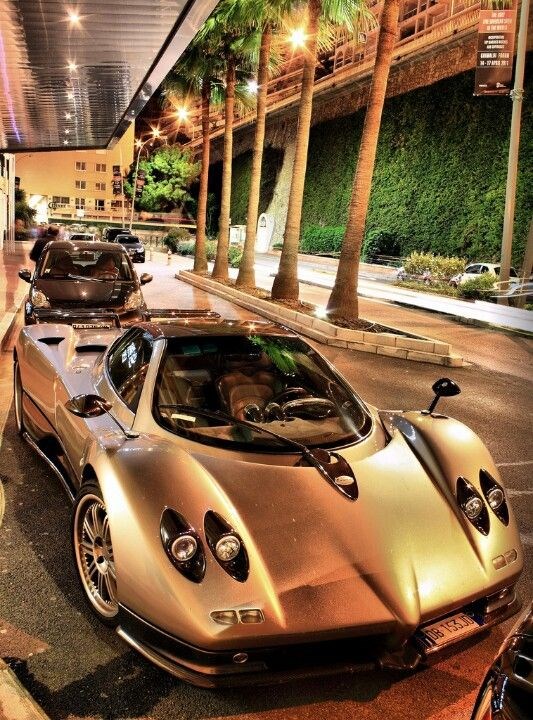 Gold Pagani.