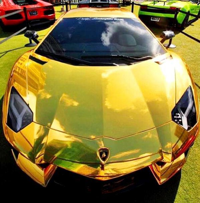 Golden Aventador
