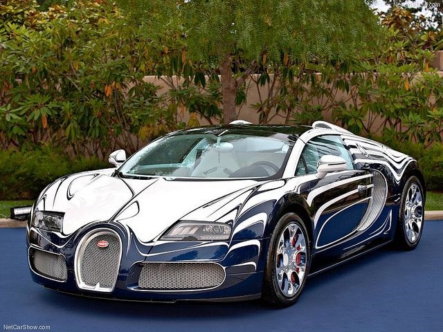 Bugatti Veyron in one-of-a-kind chrome-like porcelain finish