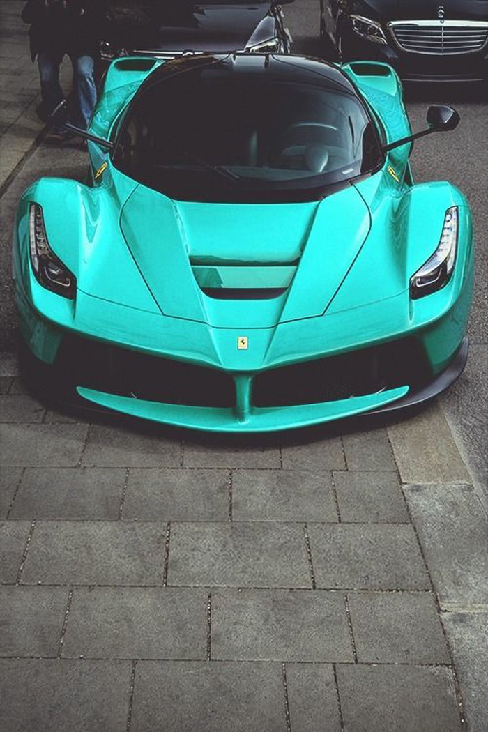 LaFerrari.