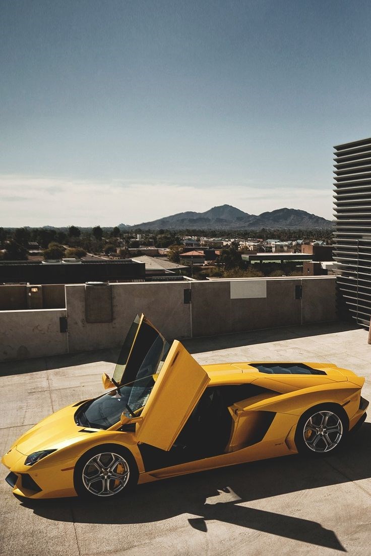 Lamborghini Aventador LP 700-4.