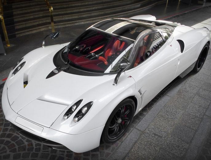 Pagani Huayra.