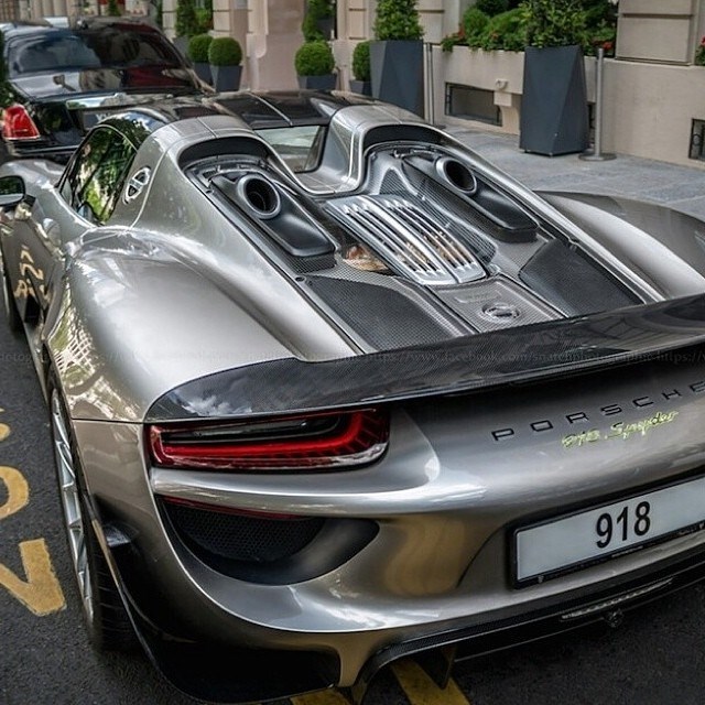 Porsche 918 Spyder.