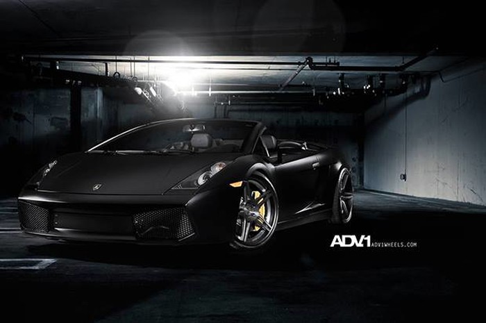 Matte black Lamborghini Gallardo ADV05 DC.
