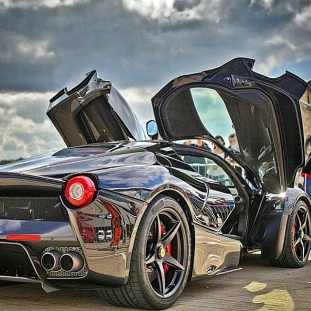LaFerrari.