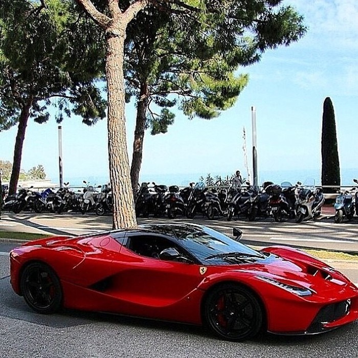 Ferrari LaFerrari.