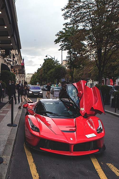LaFerrari.