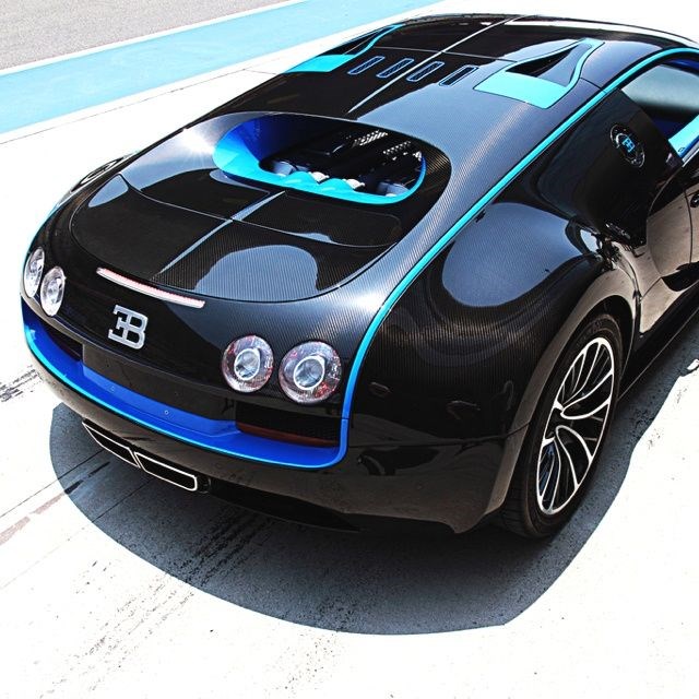 Amazing Bugatti Veyron Super Sport.