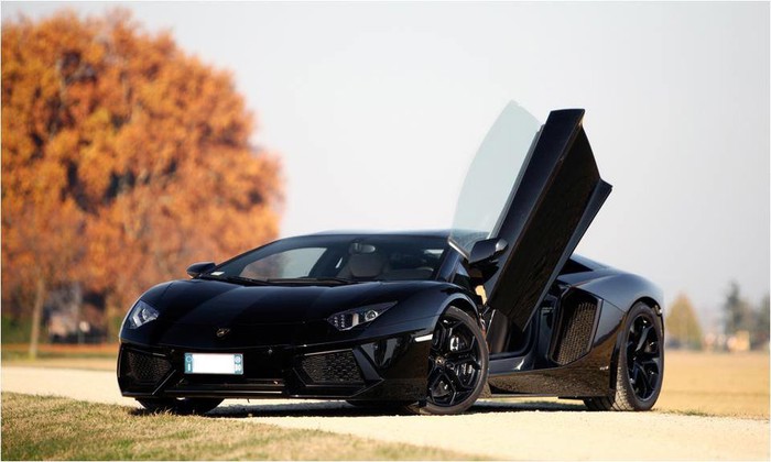 Lamborghini Aventador.