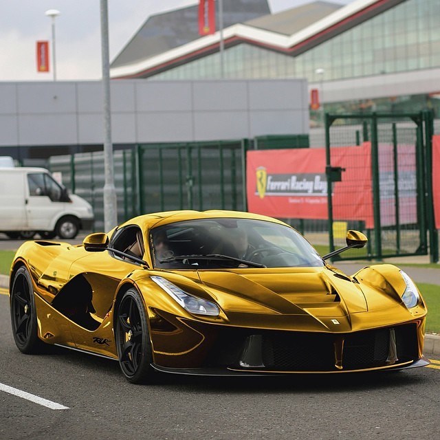 Gold LaFerrari. Tacky or fancy?