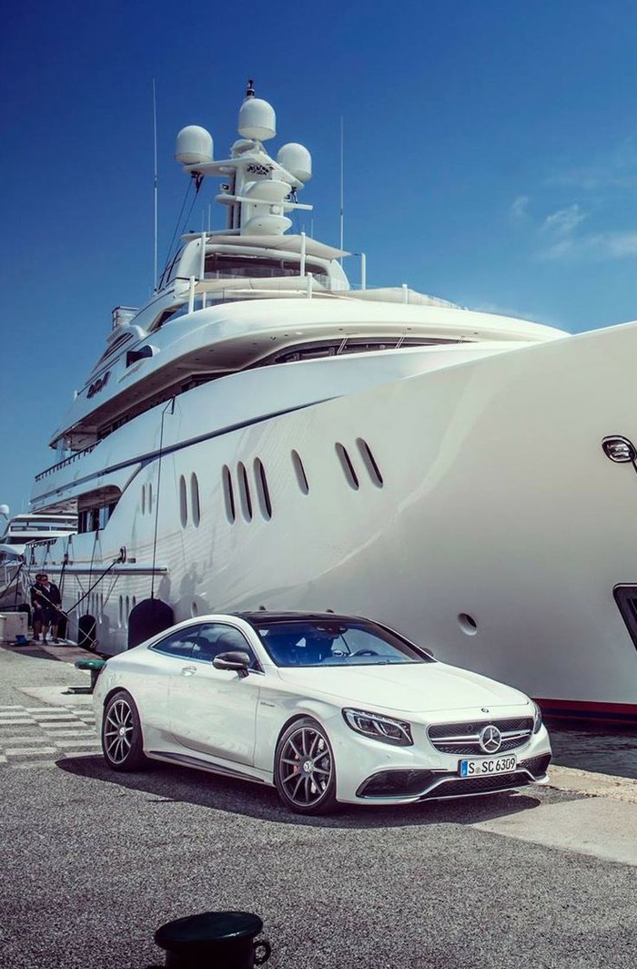 Mercedes S-coupe.