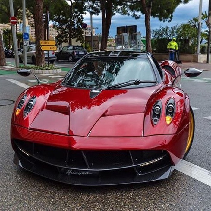  Red and gold Pagani Huayra.