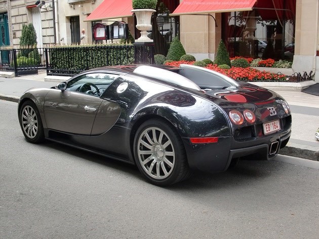 Bugatti Veyron EB 16.4 on the streets of Paris.