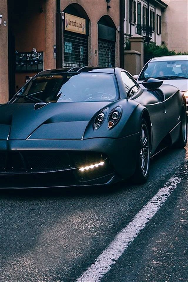Matte Pagani Huayra.