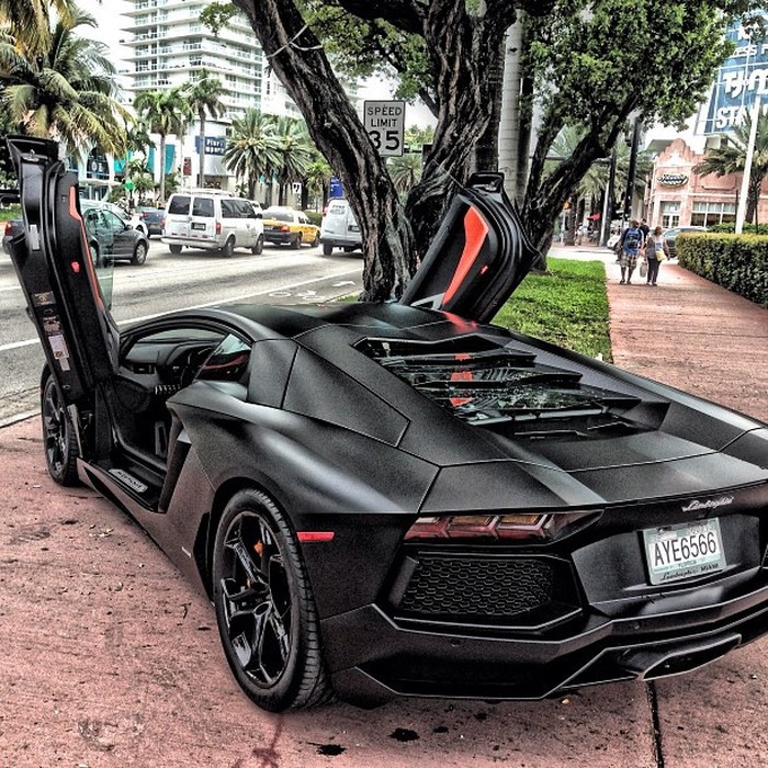 Lamborghini Aventador.