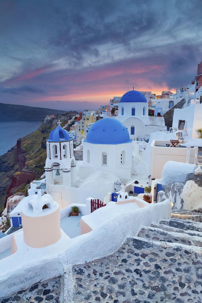 Oia, Santorini, Greece.