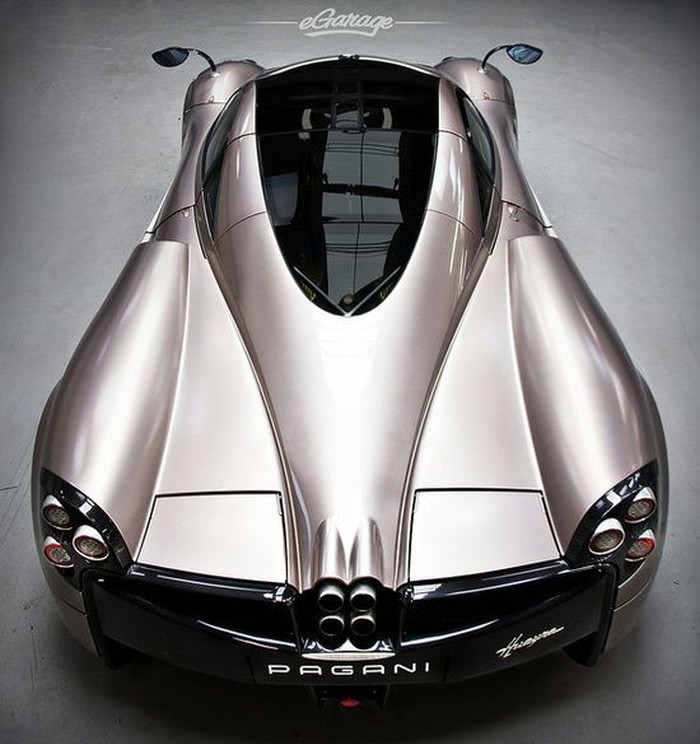Pagani Huayra.