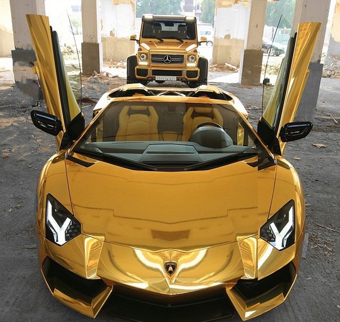All gold everything.