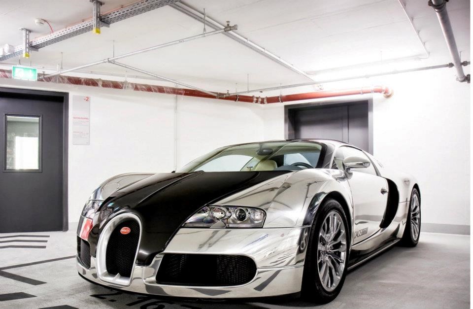 Bugatti Veyron in Chrome.