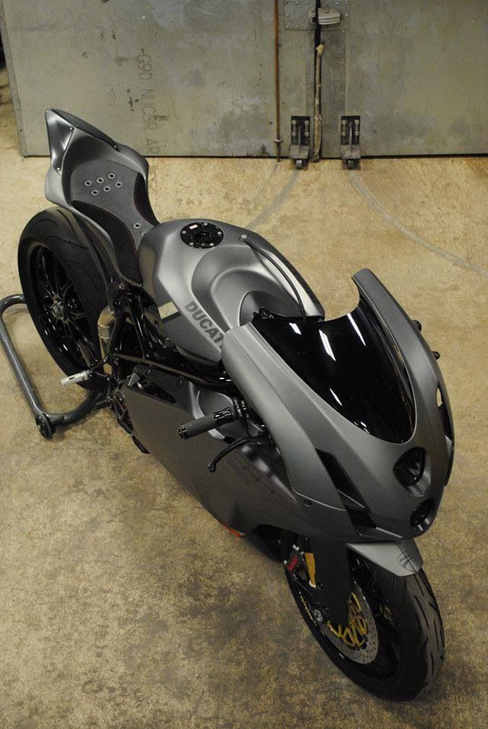 Ducati 999 by Arete Americana.