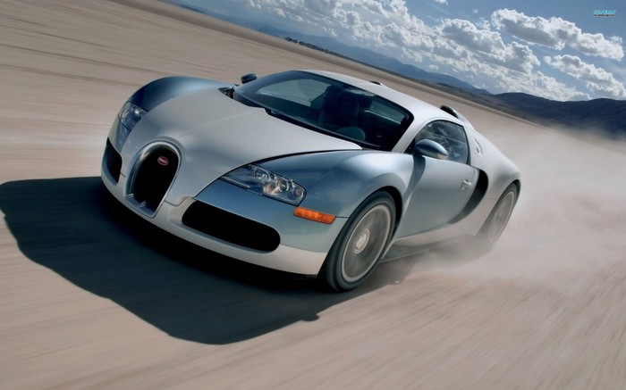 Gorgeous white Bugatti Veyron. 