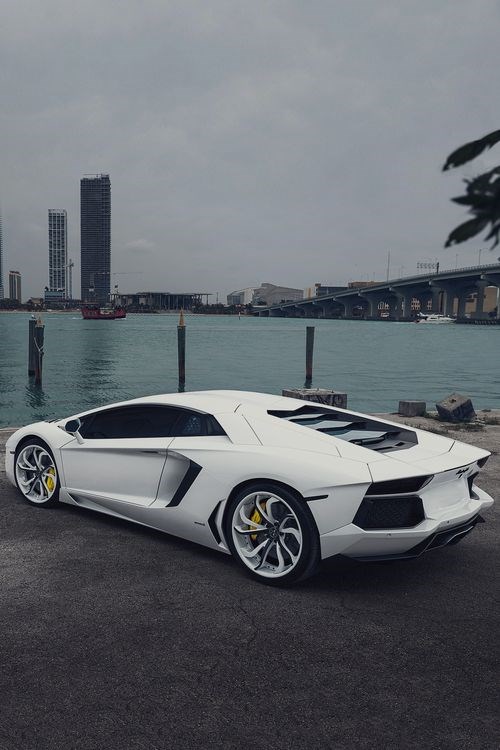 Lamborghini Aventador.
