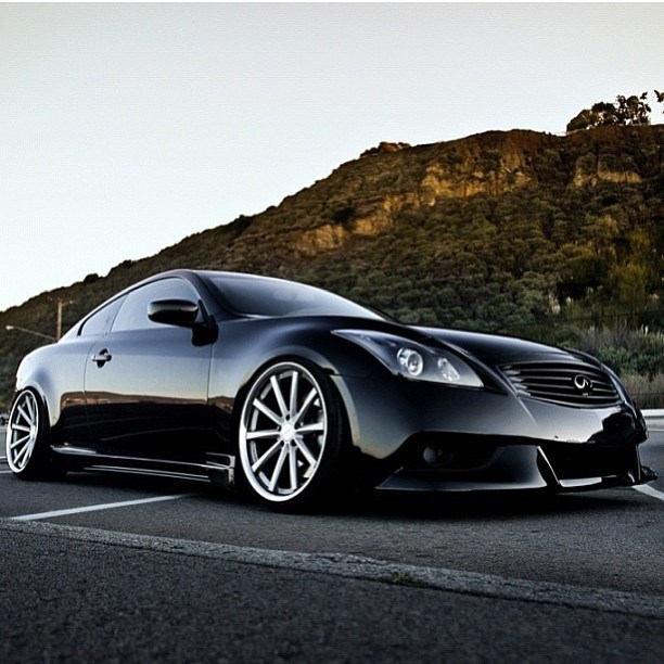 Black Infiniti G37