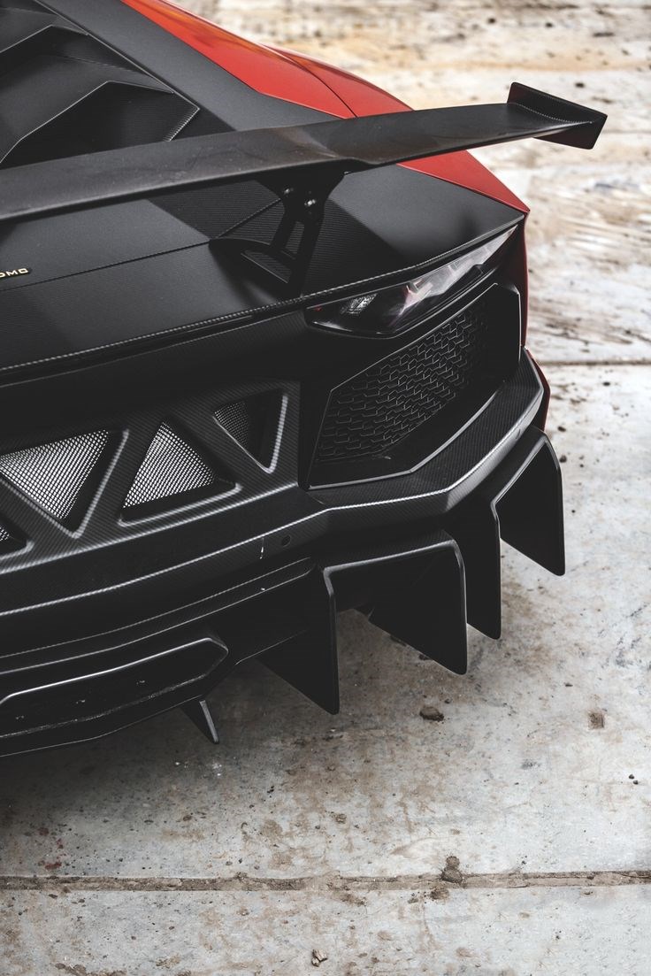 DMC Aventador.