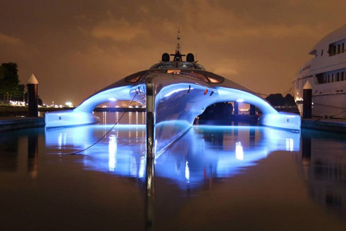 Futuristic Yacht Adastra by John Shuttleworth Designs