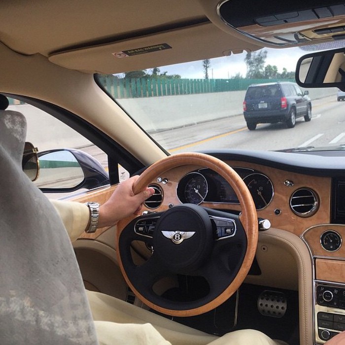 Bentley Mulsanne.