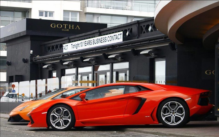 Lamborghini Aventador.