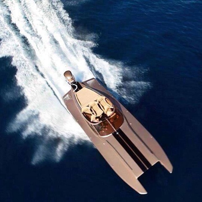 Azzuro Powerboat.