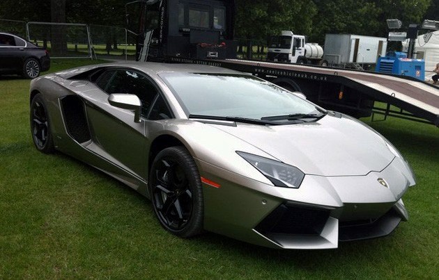 Lamborghini Aventador.