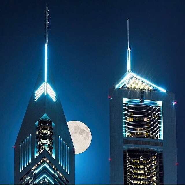 Emirates tower supermoon.