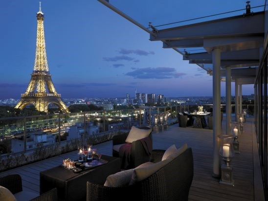 Shangri La hotel in Paris. Amazing view, right? 